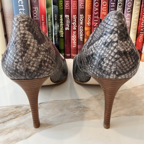 NWOT Cole Haan grey and black reptile print stacked 3.5” heel pumps - Picture 7 of 10
